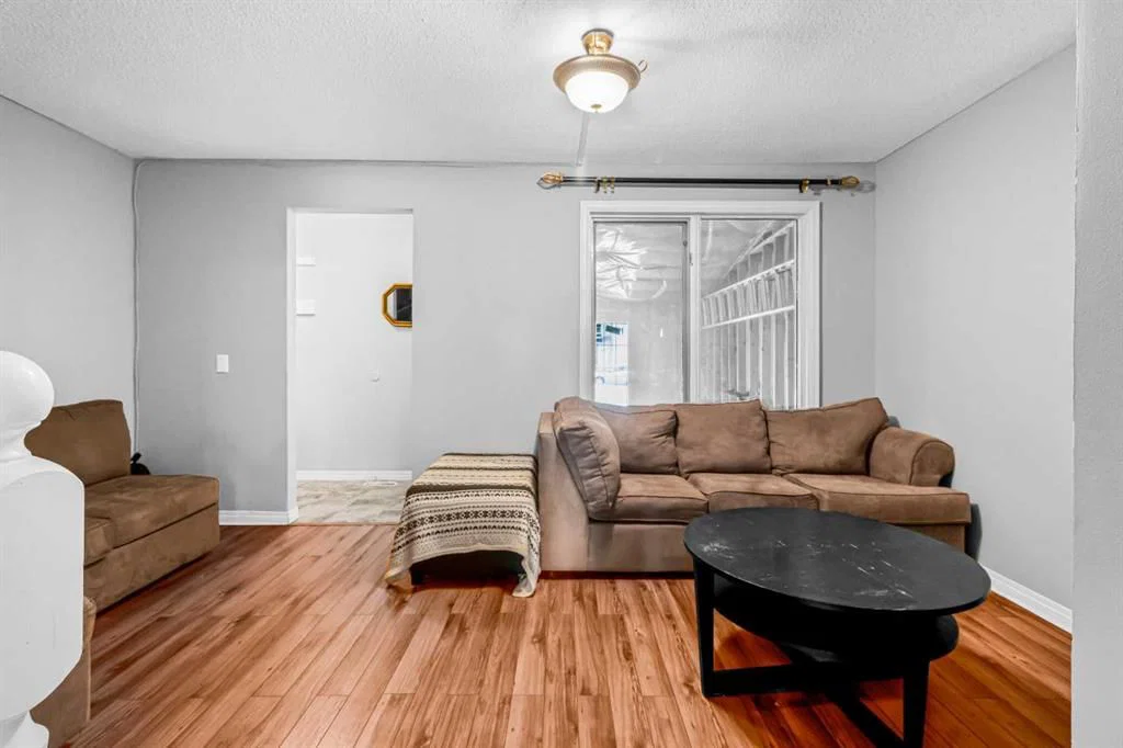 55 Penworth Close SE, Calgary — photo 4 of 43