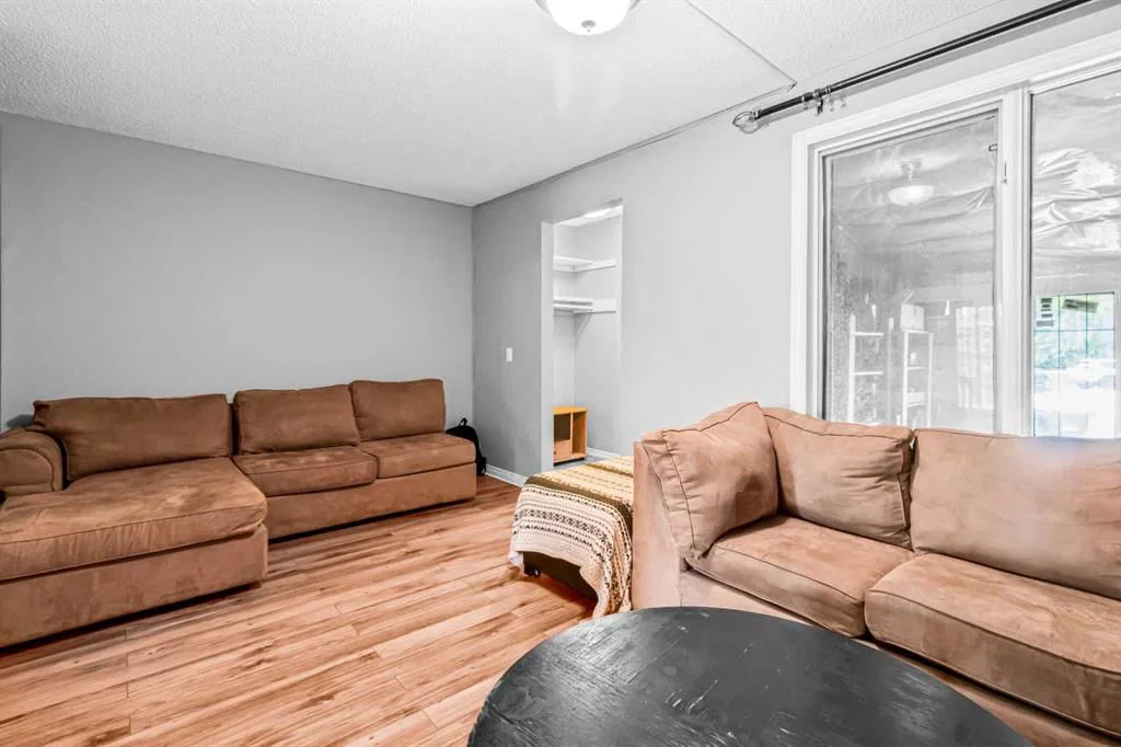 55 Penworth Close SE, Calgary — photo 5 of 43