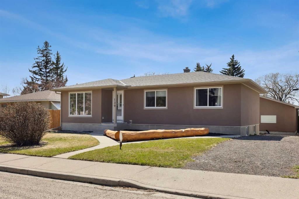 139 Cornwallis Drive NW, Calgary — photo 2 of 43