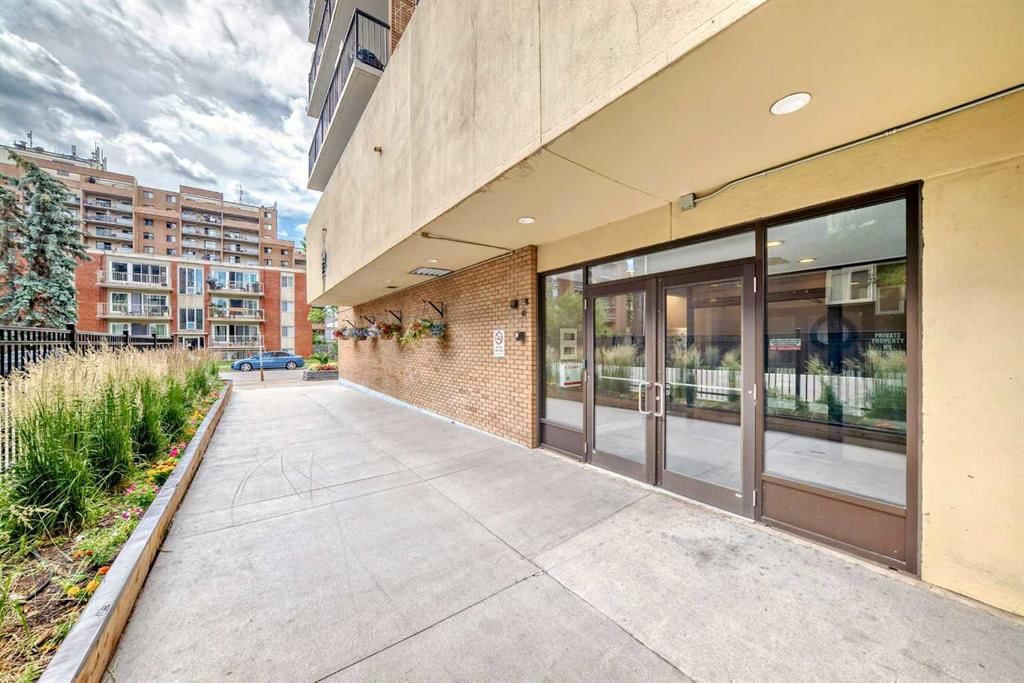 1204, 1330 15 Avenue SW, Calgary — photo 4 of 33