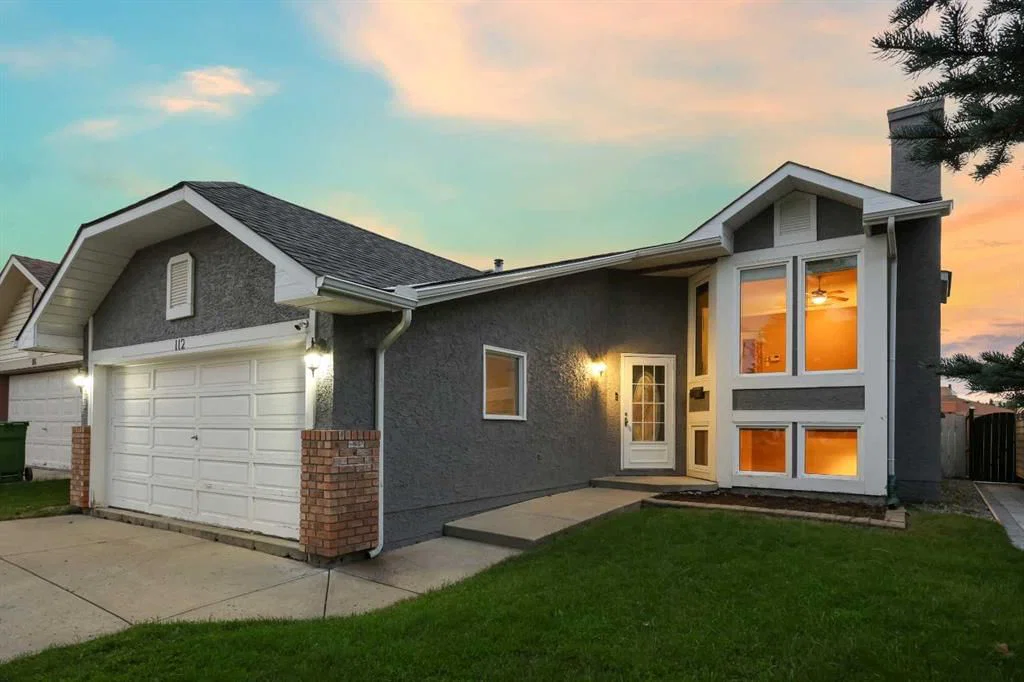 112 Shawinigan Way SW, Calgary — photo 2 of 50