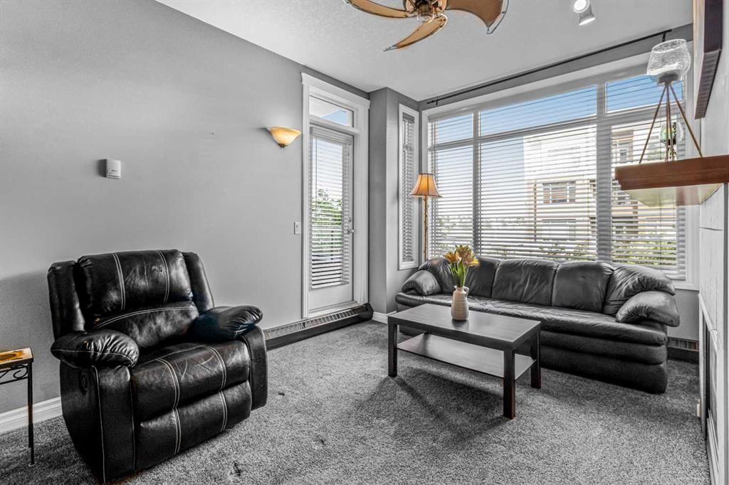 422, 930 Centre Avenue NE, Calgary — photo 4 of 29