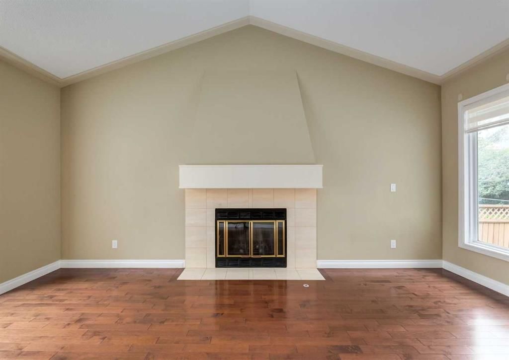 145 Shawnee Court SW, Calgary — photo 3 of 39