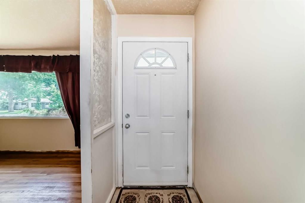 151 Fyffe Road SE, Calgary — photo 5 of 49