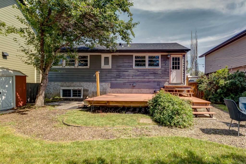 6707 Bow Crescent NW, Calgary — photo 4 of 50