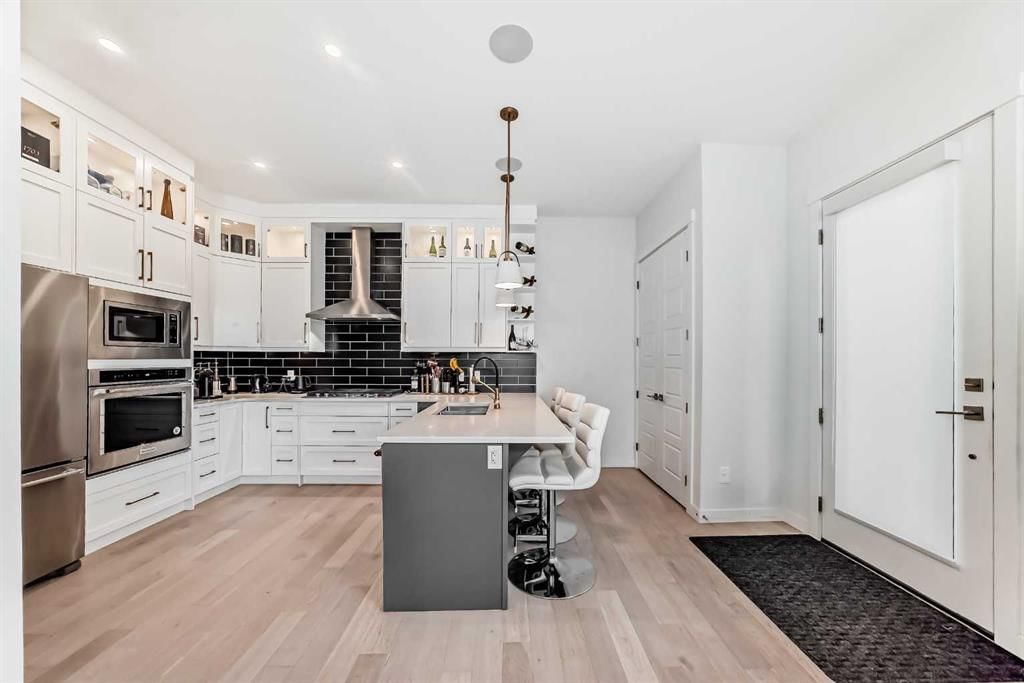 2, 1718 32 Street SW, Calgary — photo 5 of 50