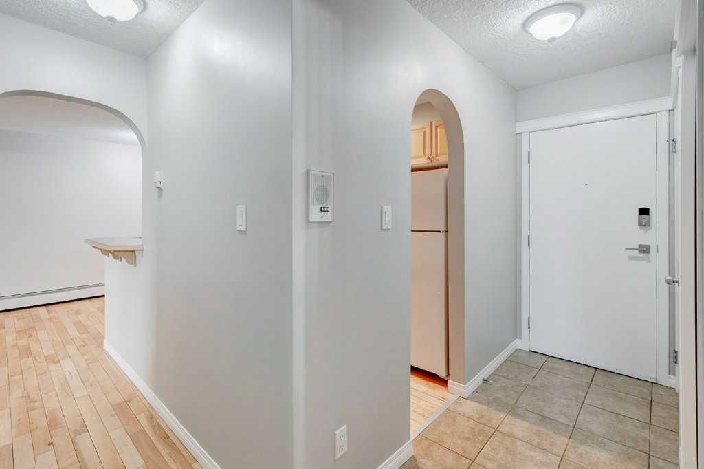 302, 638 Meredith Road NE, Calgary — photo 5 of 33