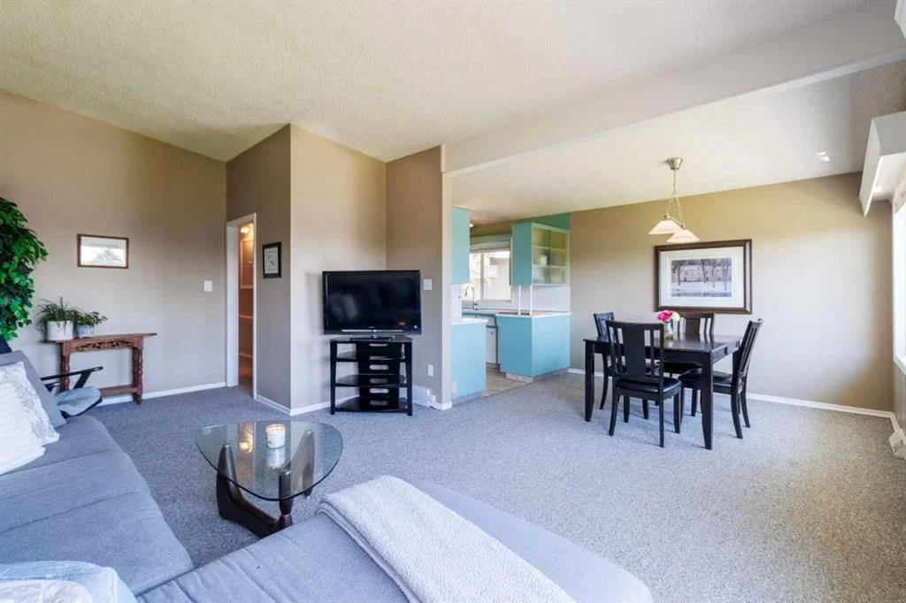 4440 Namaka Crescent NW, Calgary — photo 3 of 23