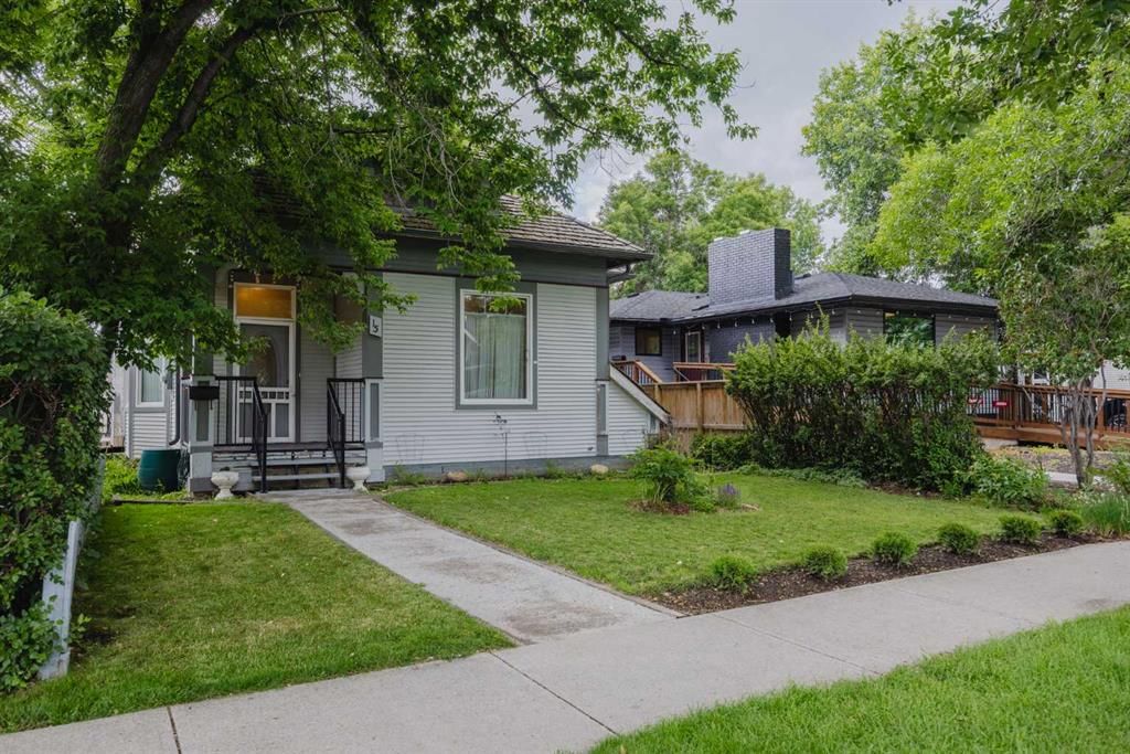 15 Elma Street W, Okotoks — photo 2 of 35