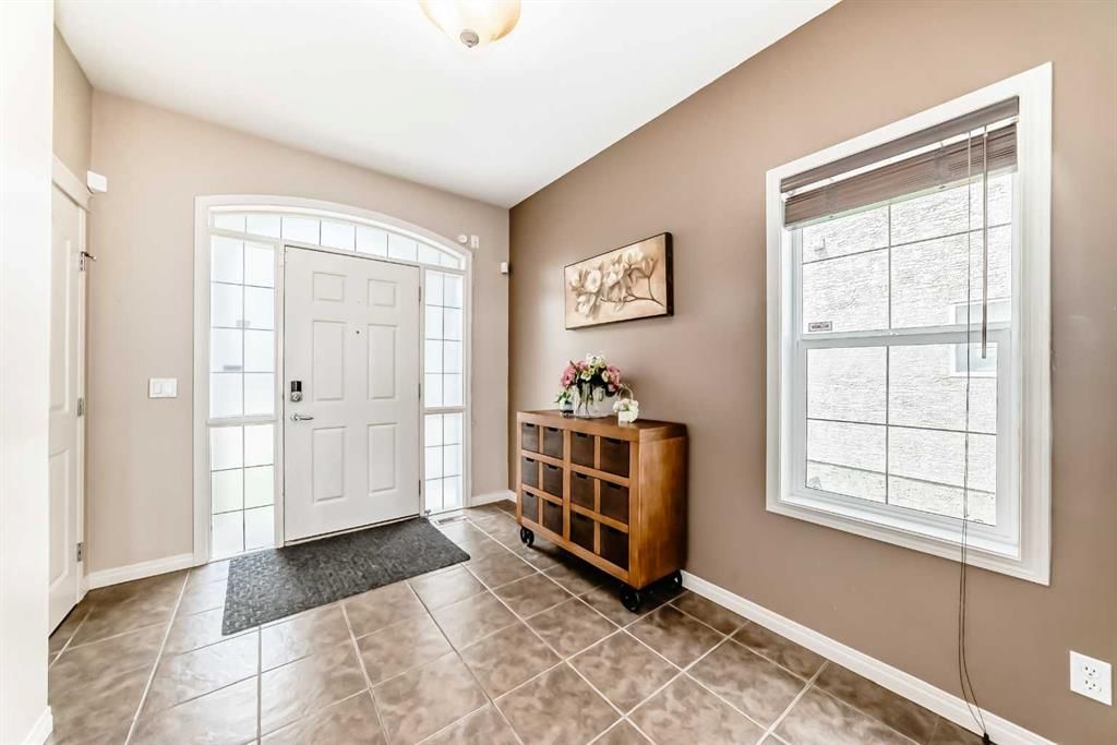 36 Valley Woods Way NW, Calgary — photo 4 of 50