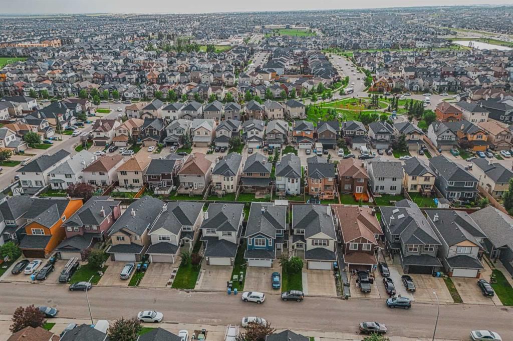 121 Saddlecrest Green NE, Calgary — photo 4 of 50