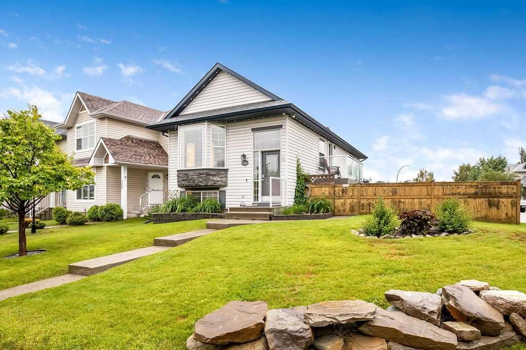 128 Cramond Crescent SE, Calgary — main listing photo
