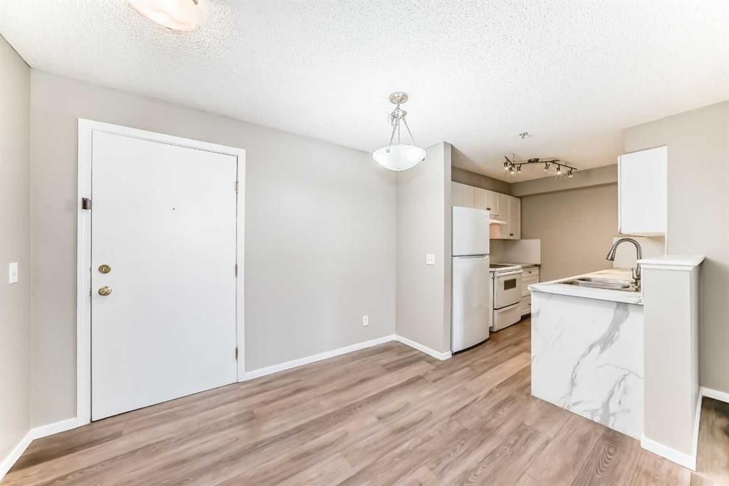 1225, 2371 Eversyde Avenue SW, Calgary — photo 5 of 33