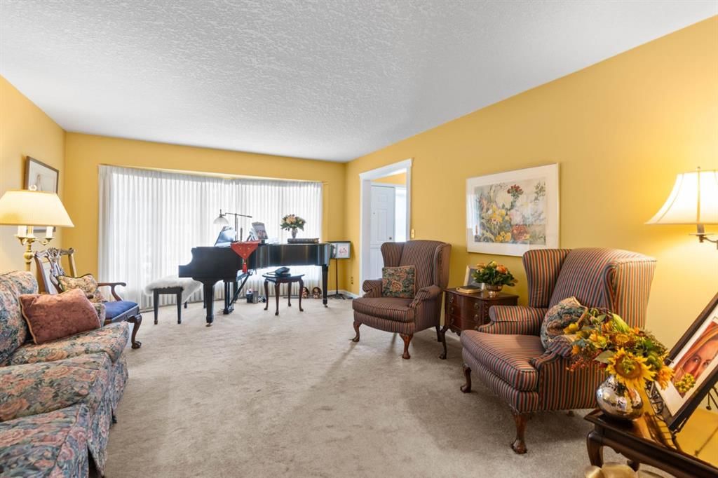 2716 Palliser Drive SW, Calgary — photo 5 of 50