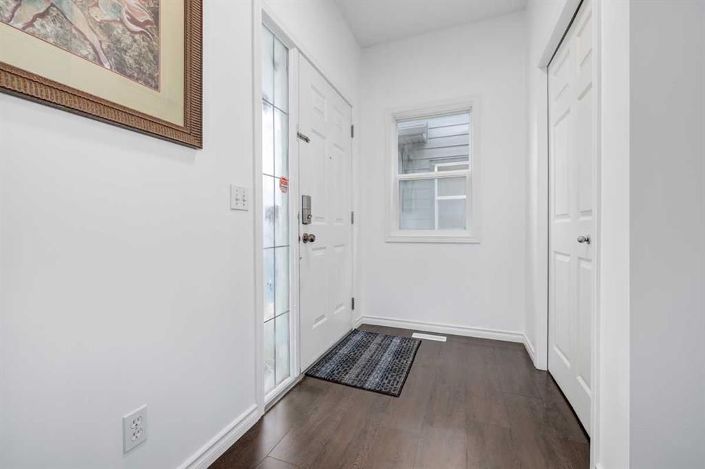 61 Saddlecrest Place NE, Calgary — photo 3 of 23