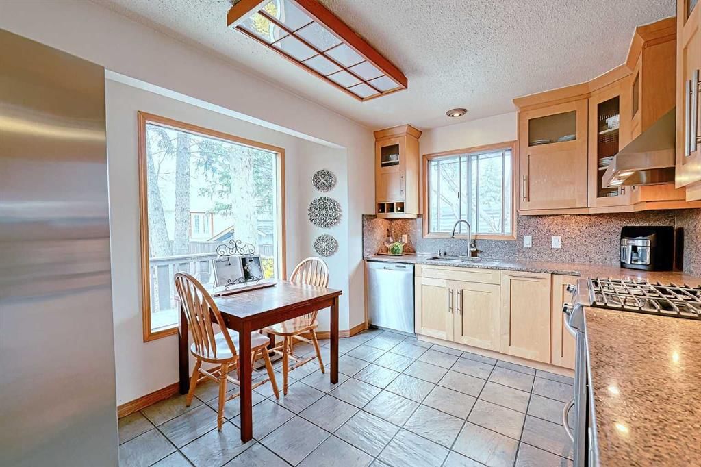 5007 Vallance Crescent NW, Calgary — main listing photo