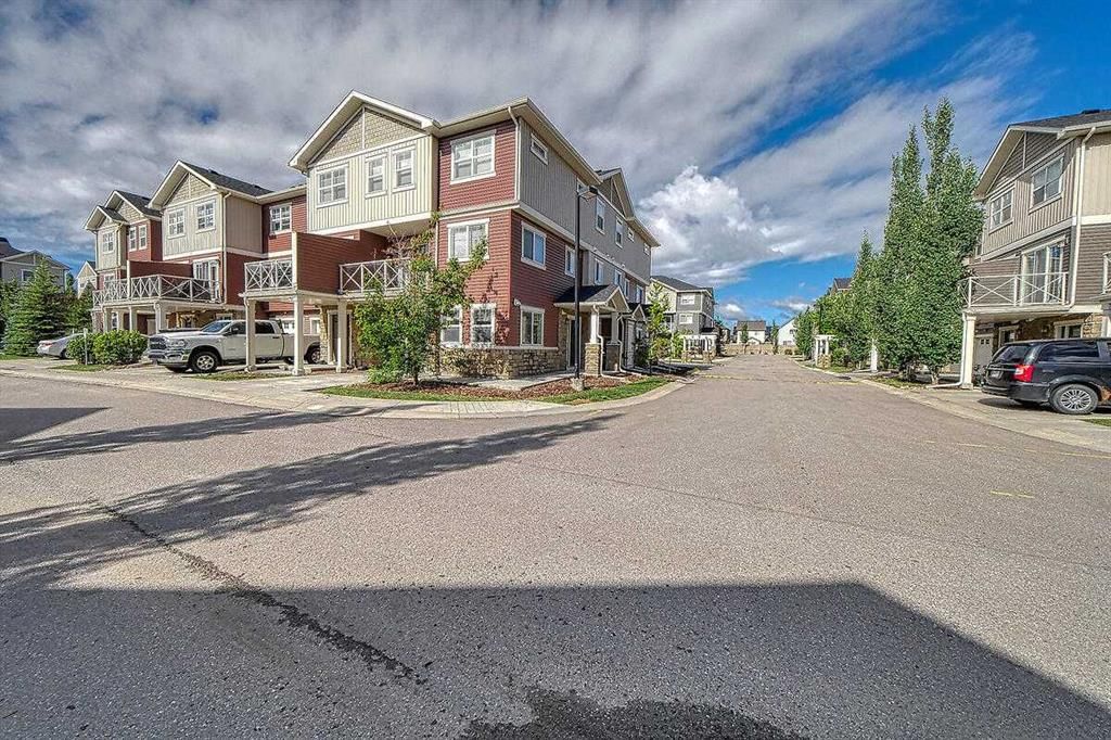 641 Skyview Ranch Grove NE, Calgary — photo 3 of 48
