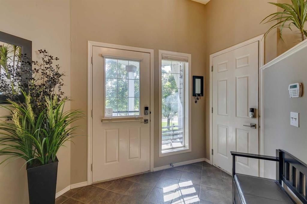 198 Bridleridge Way SW, Calgary — photo 3 of 50