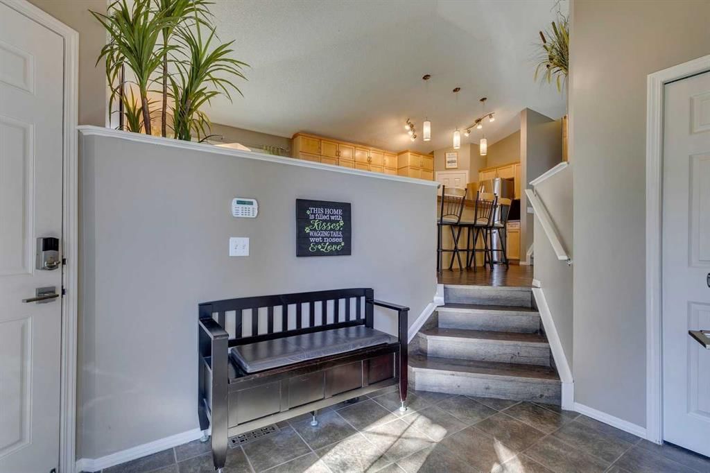 198 Bridleridge Way SW, Calgary — photo 4 of 50