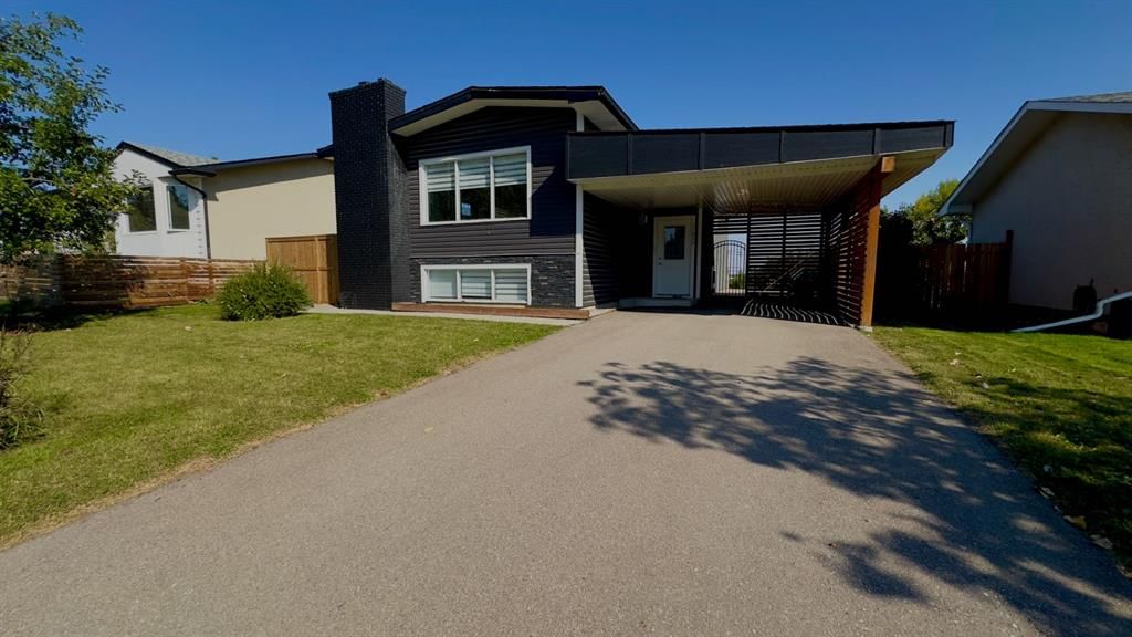 11036 7 Street SW, Calgary — photo 3 of 46
