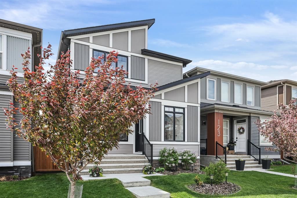119 Wolf Creek Manor SE, Calgary — photo 3 of 37