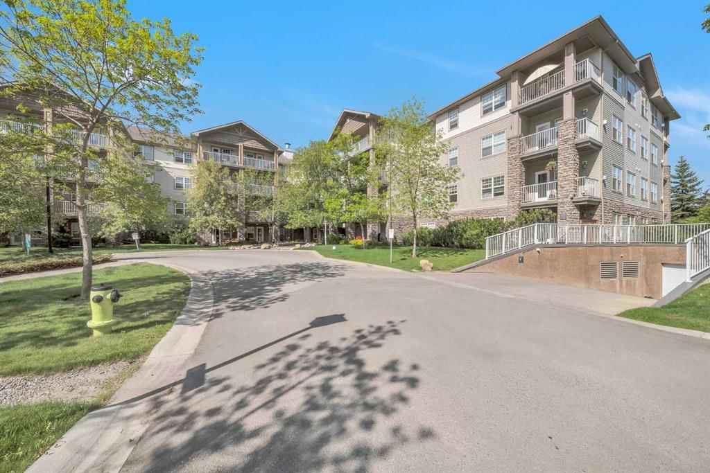 303, 1408 17 Street SE, Calgary — main listing photo