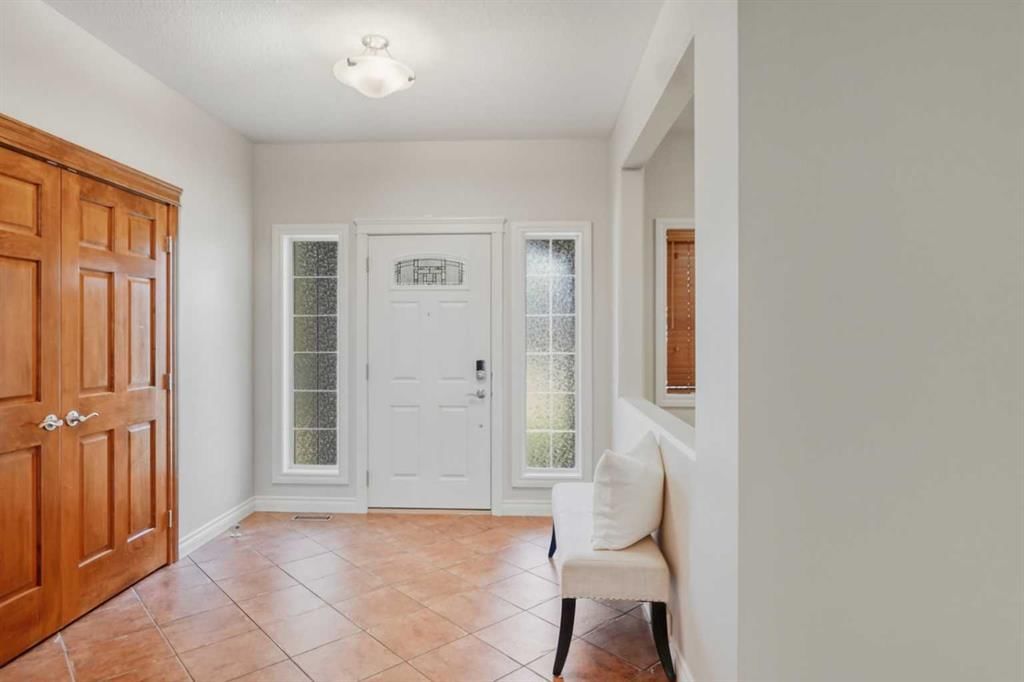 103 Valley Crest Rise NW, Calgary — photo 4 of 48