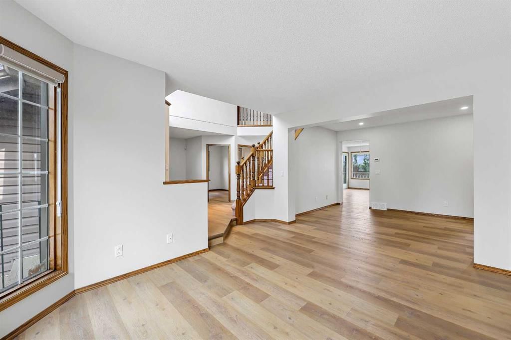 40 Edgebrook View NW, Calgary — photo 4 of 50