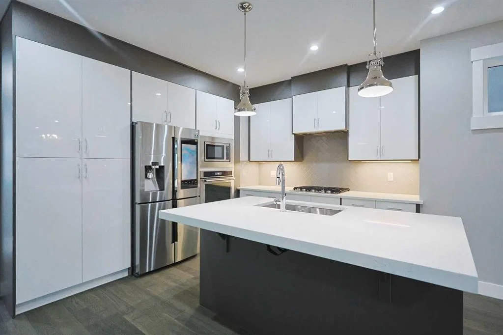 1433 18 Avenue NW, Calgary — photo 2 of 43