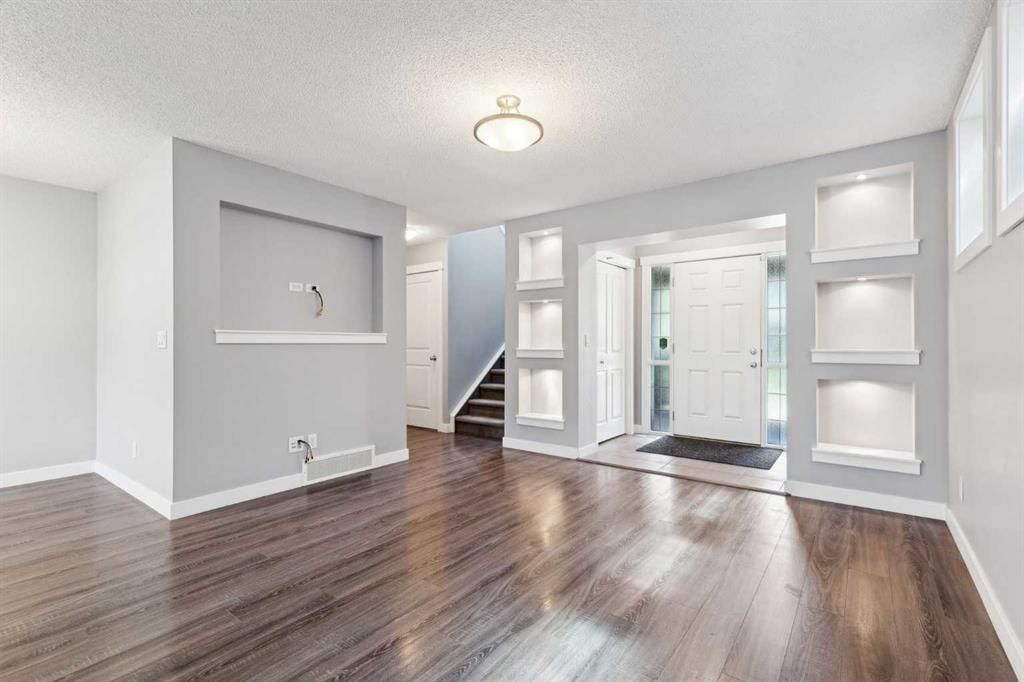 53 Skyview Point Green NE, Calgary — photo 4 of 36