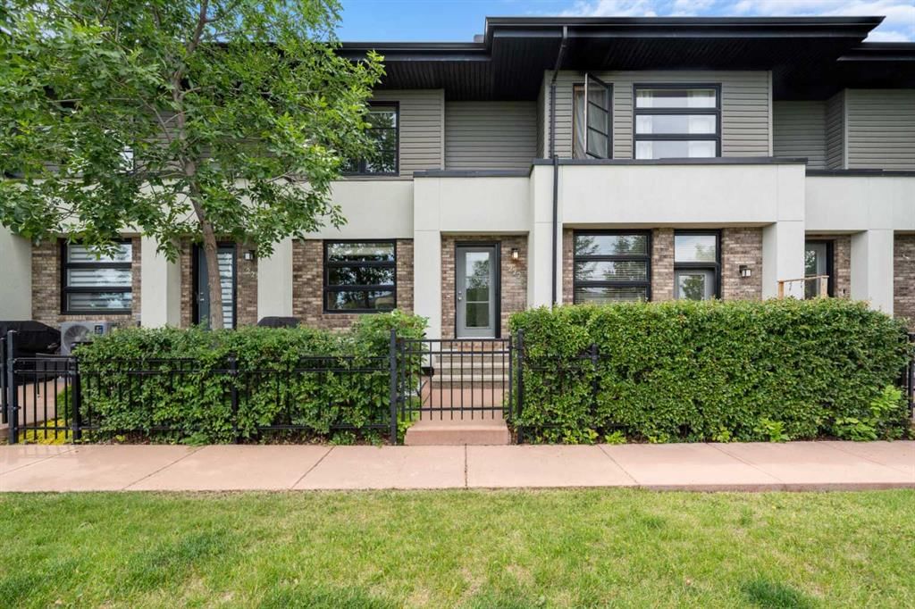 222 Aspen Hills Villas SW, Calgary — main listing photo