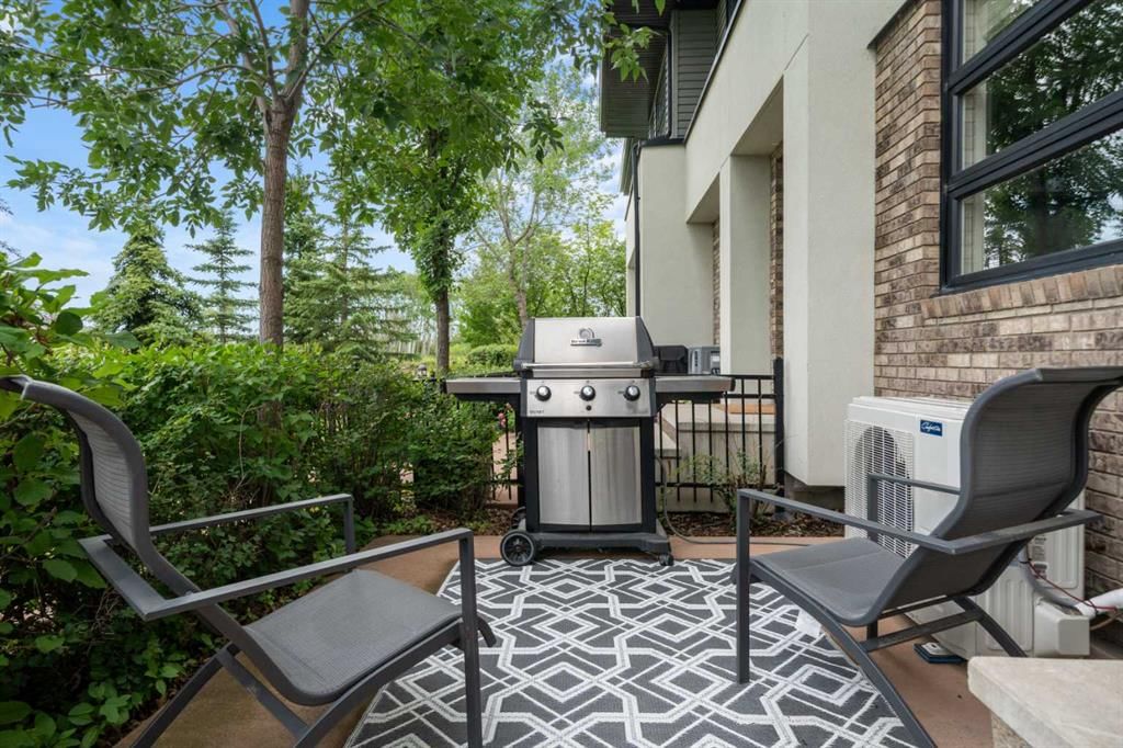 222 Aspen Hills Villas SW, Calgary — photo 5 of 34