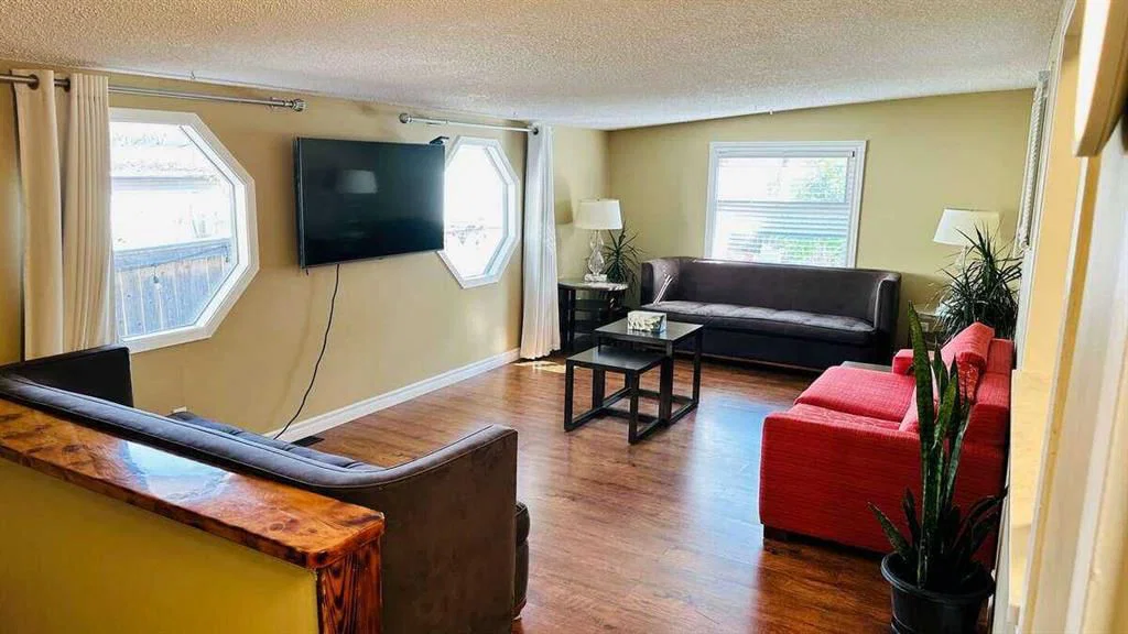 27 Penworth Place SE, Calgary — photo 4 of 15
