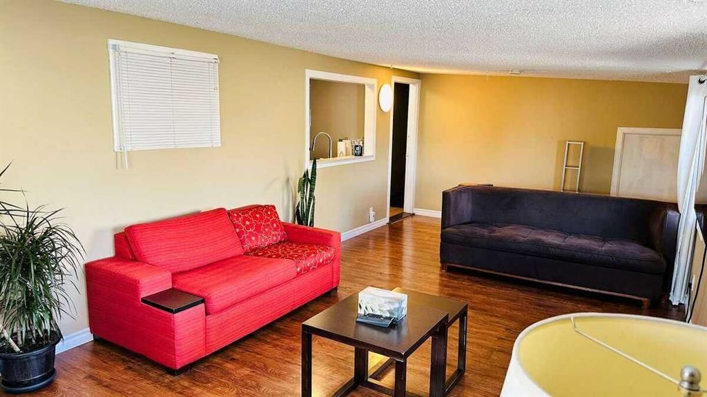 27 Penworth Place SE, Calgary — photo 5 of 15