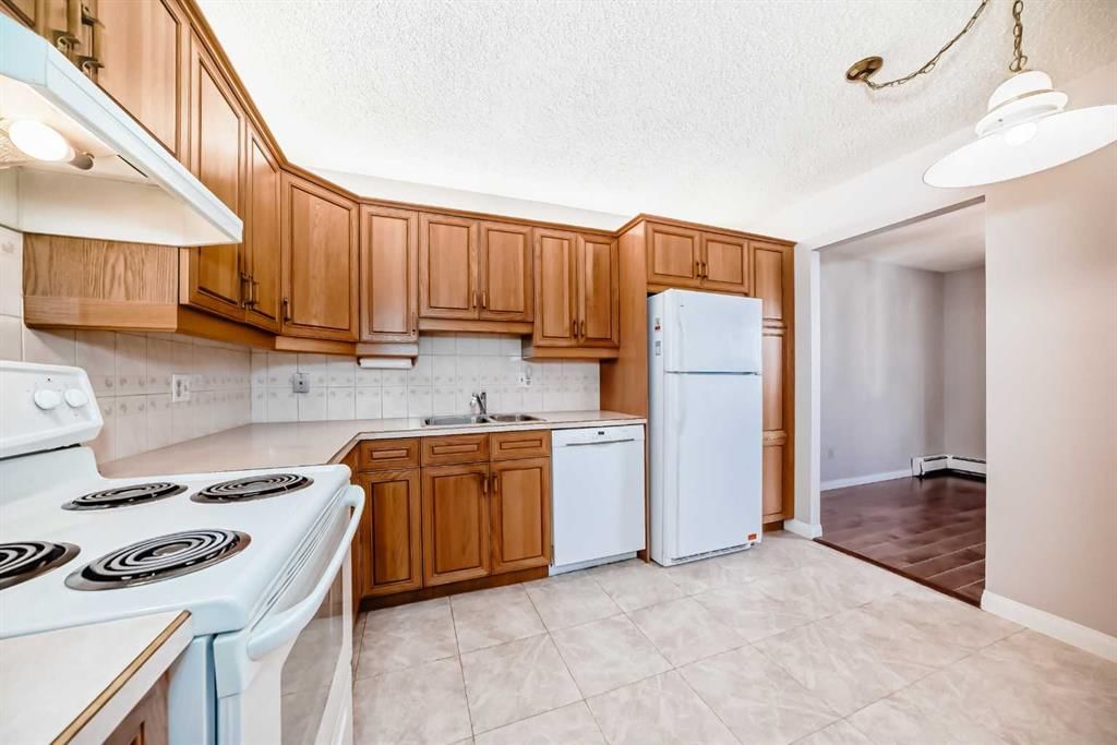 301, 521 57 Avenue SW, Calgary — photo 2 of 42
