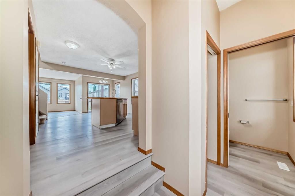 1183 Everridge Drive SW, Calgary — photo 4 of 31