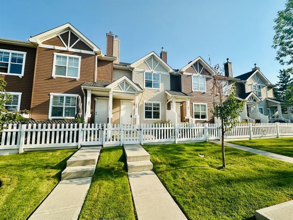 284 Elgin Gardens SE, Calgary — photo 2 of 45
