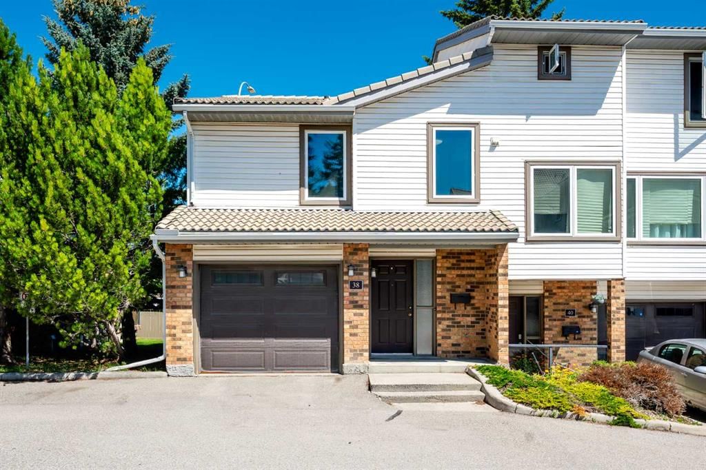 38 Coachway Gardens SW, Calgary — main listing photo