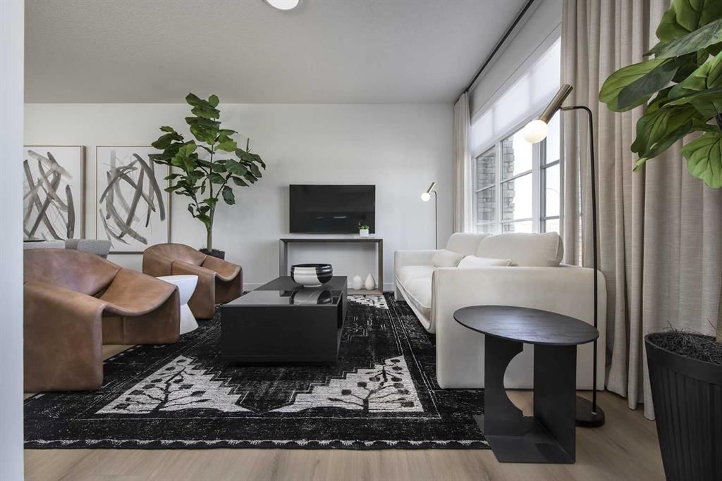 7083 Rangeview Avenue SE, Calgary — photo 5 of 13