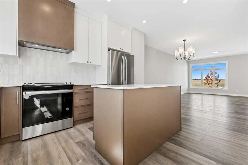 7067 Rangeview Avenue SE, Calgary — photo 5 of 15