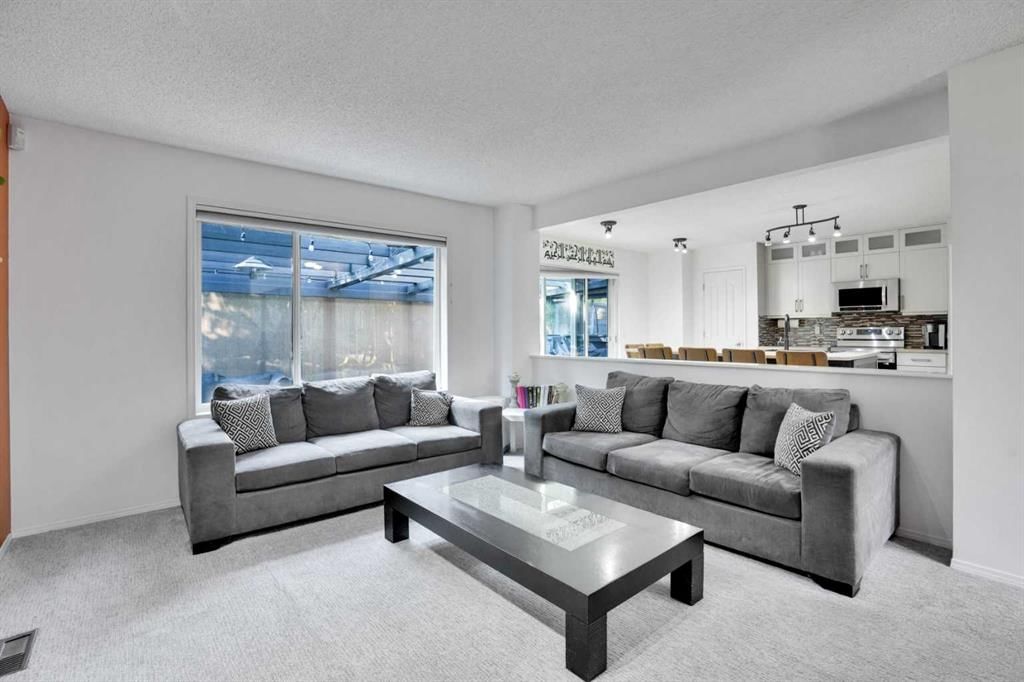 264 harvest hills Drive NE, Calgary — photo 5 of 38