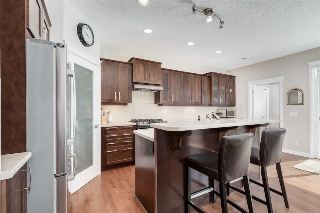 147 Prestwick Manor SE, Calgary — photo 3 of 38