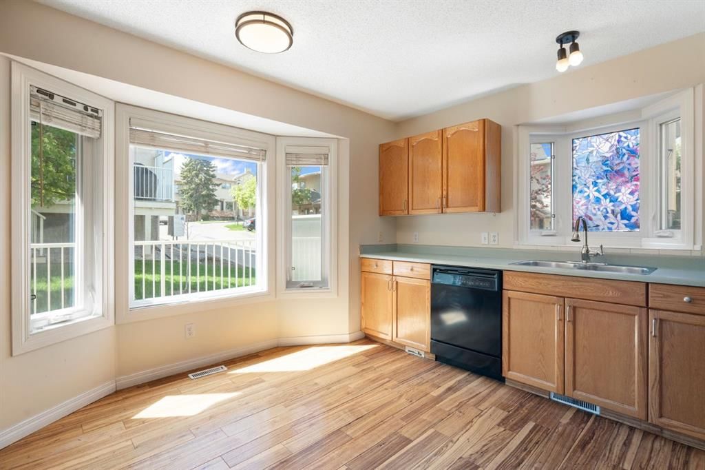 243 Christie Park Mews SW, Calgary — photo 4 of 41