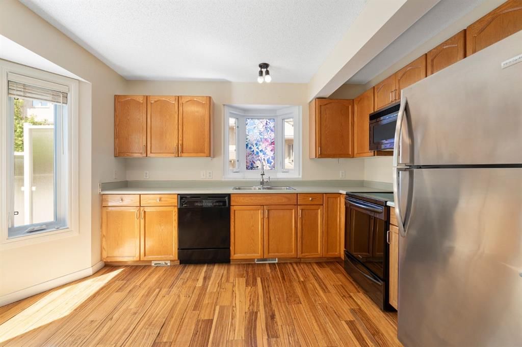 243 Christie Park Mews SW, Calgary — photo 5 of 41