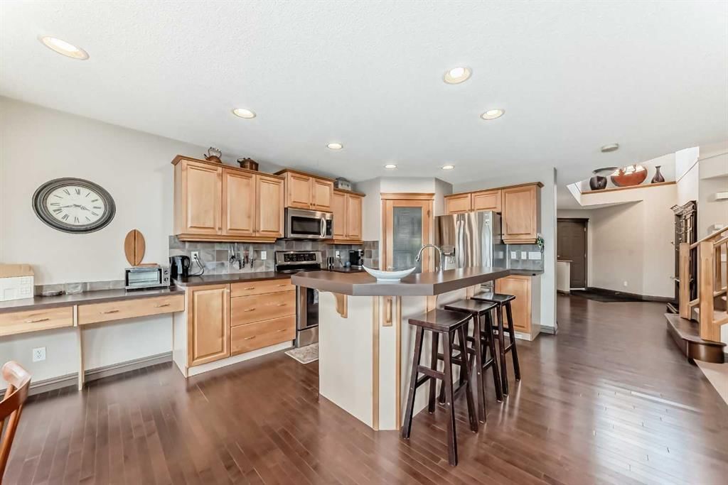 364 Everbrook Way SW, Calgary — photo 4 of 44