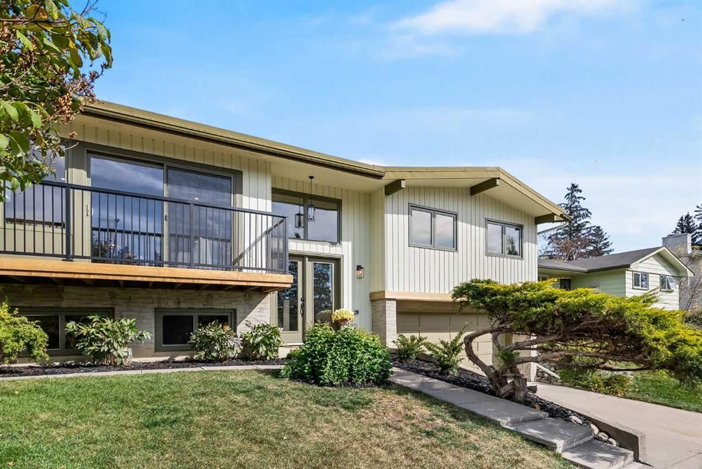 528 Dalmeny Hill NW, Calgary — main listing photo
