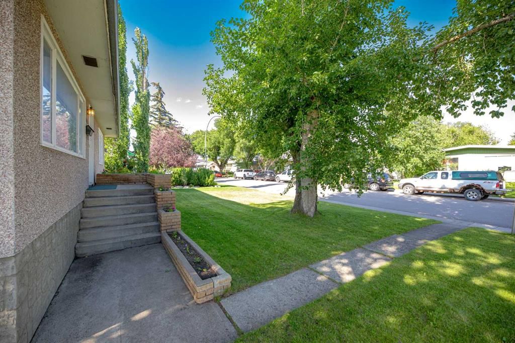 1141 43 Street SW, Calgary — photo 5 of 25