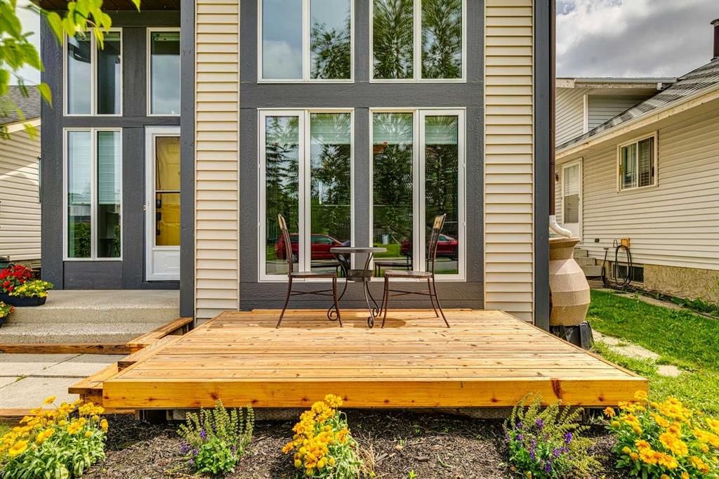 24 Millcrest Road SW, Calgary — photo 2 of 44