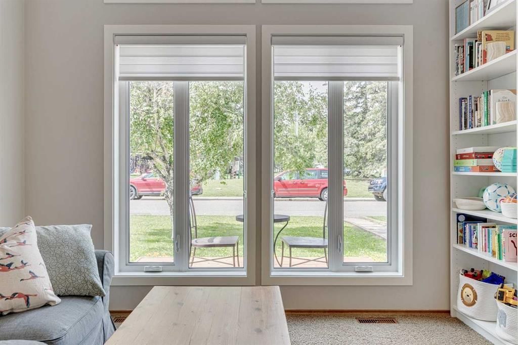 24 Millcrest Road SW, Calgary — photo 4 of 44