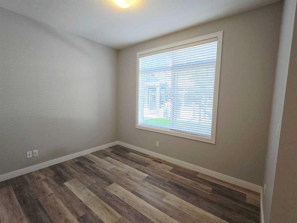 120 Wentworth Row SW, Calgary — photo 5 of 34